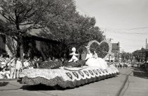 Strasburg "Valentine" float